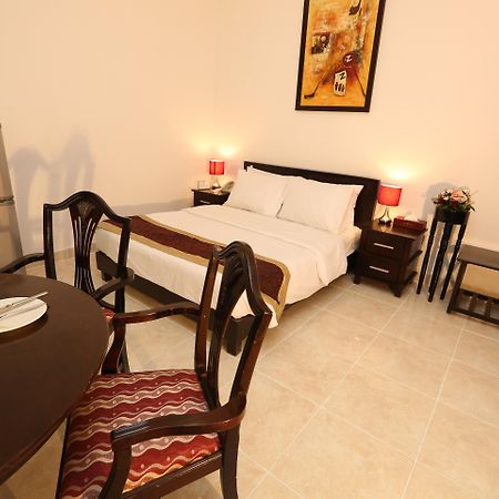 דוחה La Villa Palace Hotel מראה חיצוני תמונה