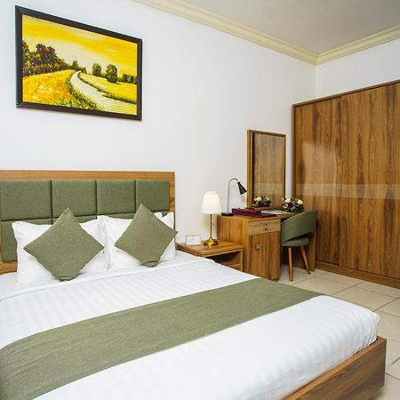 דוחה La Villa Palace Hotel מראה חיצוני תמונה