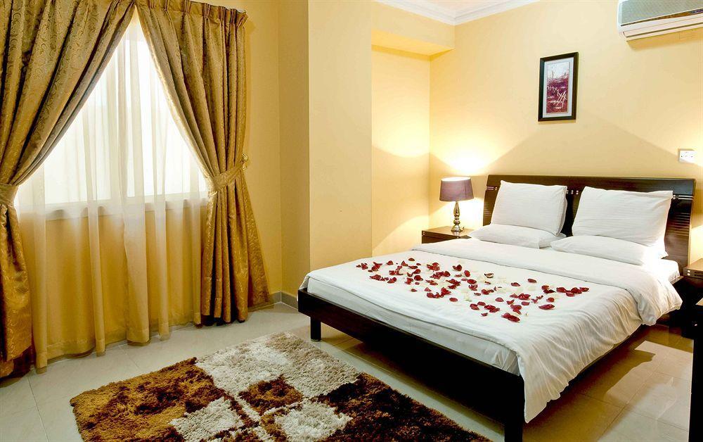 דוחה La Villa Palace Hotel מראה חיצוני תמונה