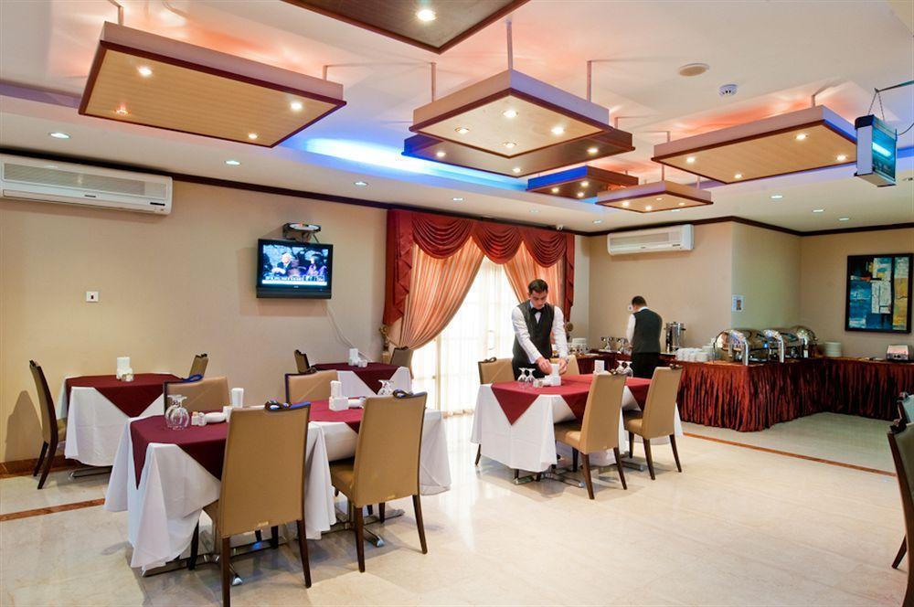 דוחה La Villa Palace Hotel מסעדה תמונה