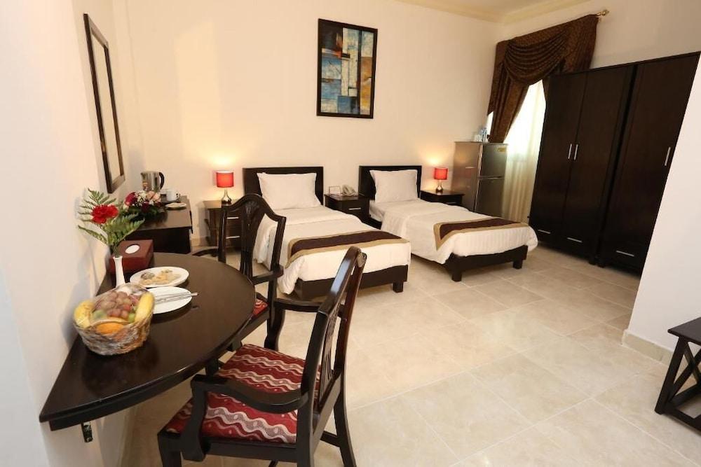 דוחה La Villa Palace Hotel מראה חיצוני תמונה