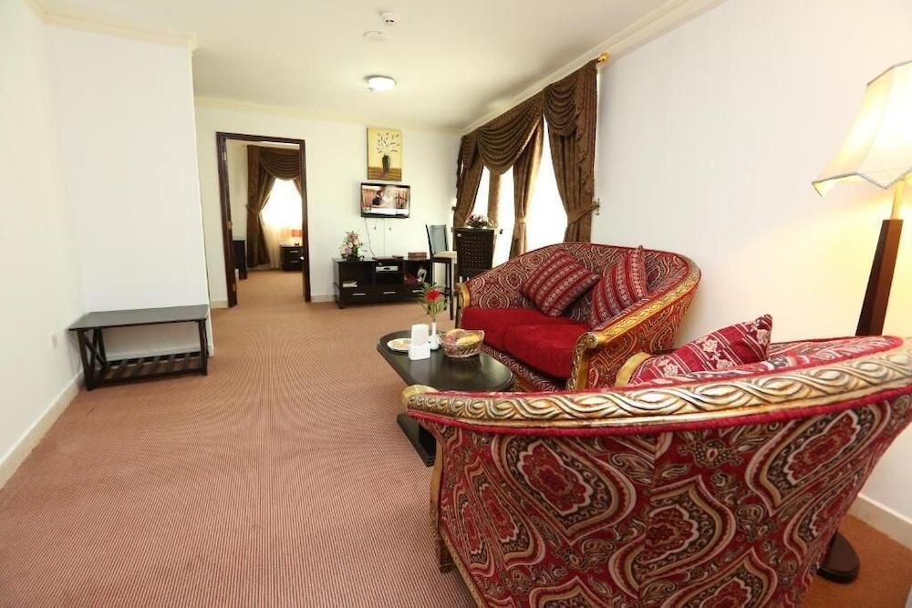 דוחה La Villa Palace Hotel מראה חיצוני תמונה