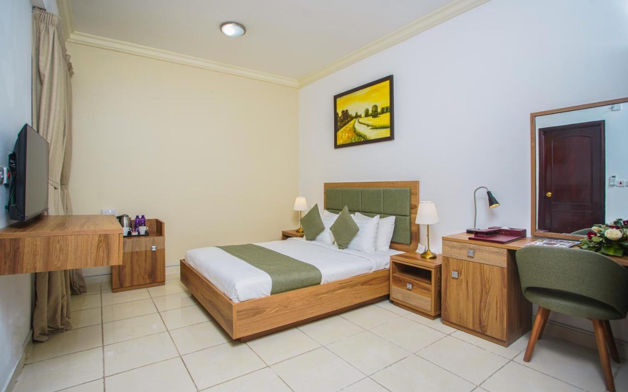 דוחה La Villa Palace Hotel מראה חיצוני תמונה