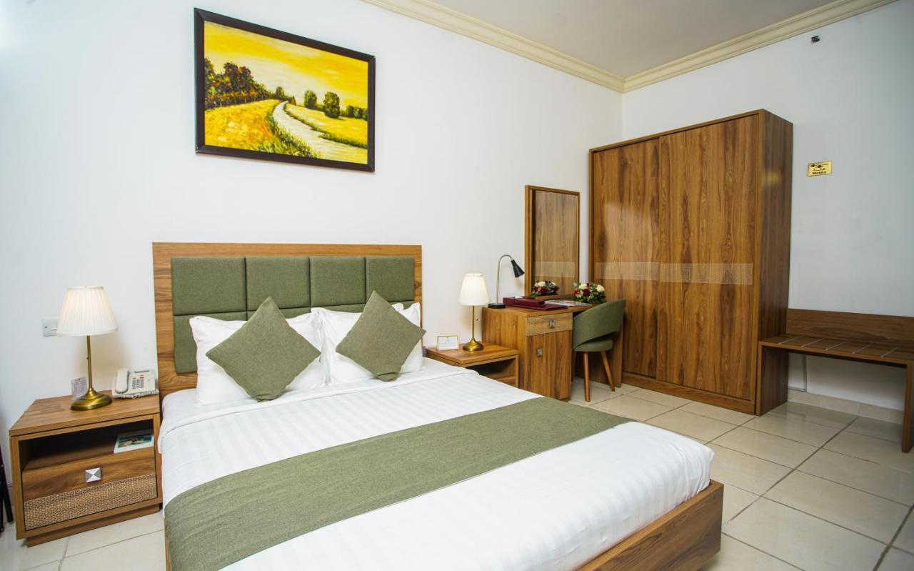 דוחה La Villa Palace Hotel מראה חיצוני תמונה