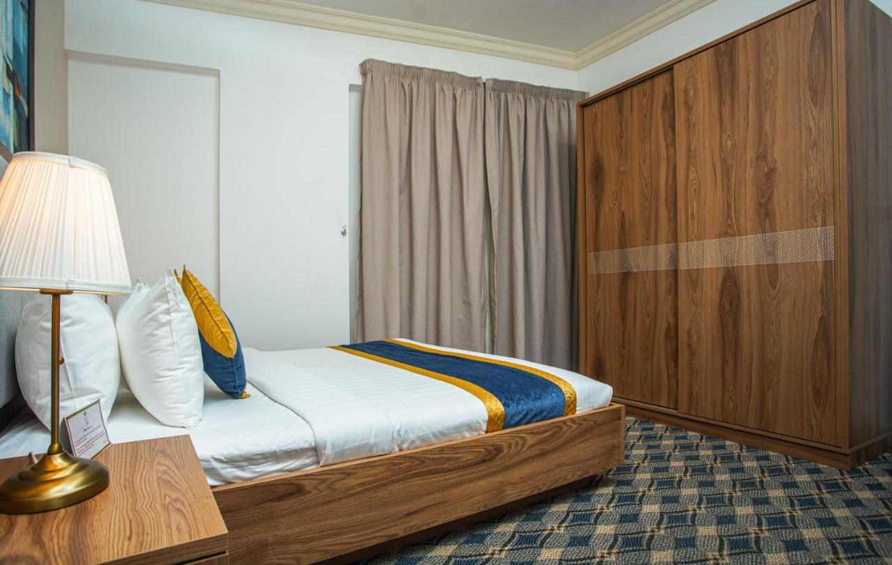 דוחה La Villa Palace Hotel מראה חיצוני תמונה