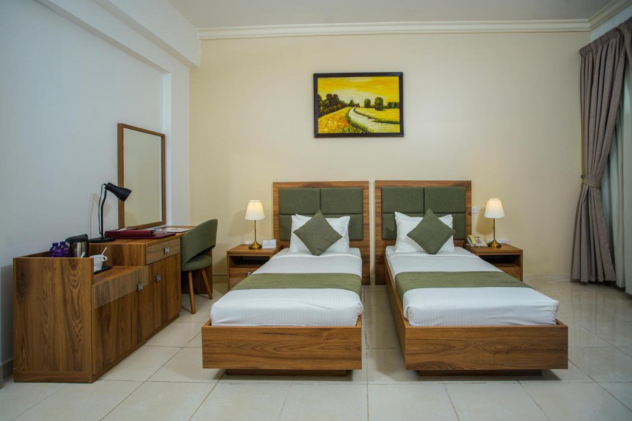 דוחה La Villa Palace Hotel מראה חיצוני תמונה
