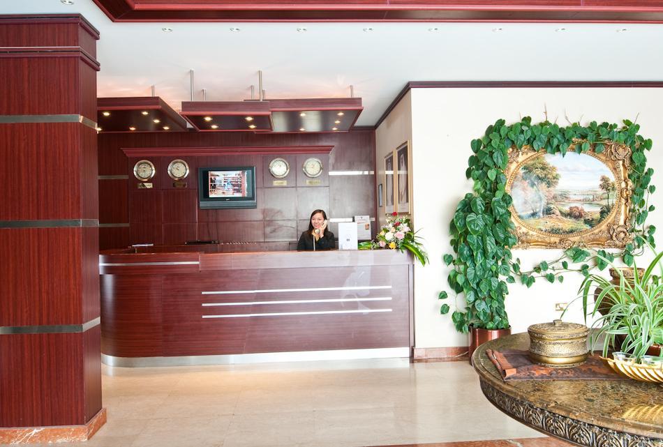 דוחה La Villa Palace Hotel מראה חיצוני תמונה